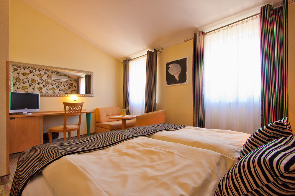 Hotel Scaletta Пула Екстериор снимка